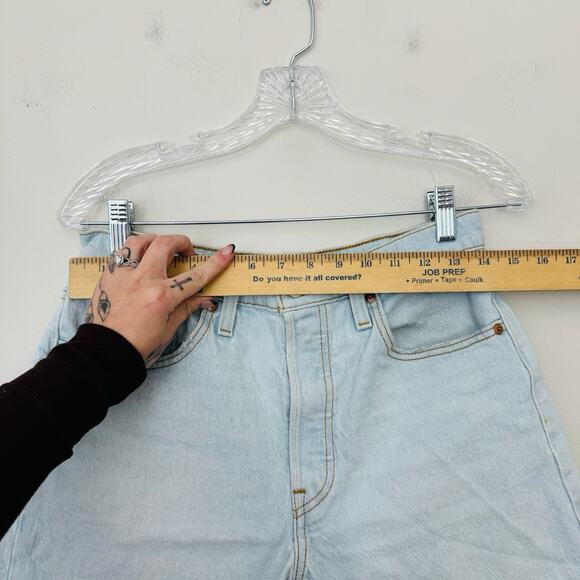 Levi’s Light Wash High Rise Cutoff Shorts Women’s Size 28 - Picture 2 of 10